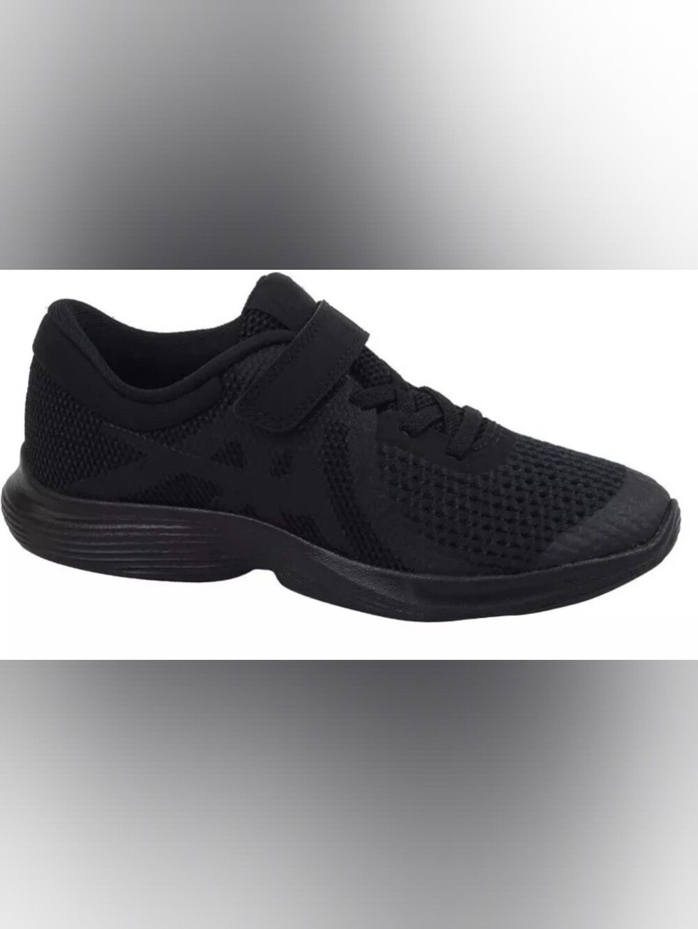 Nike Revolution 4..Sneakers . Kids Lightweight,Black,Athletic, Laces & Straps.